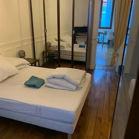 Appartement Calme Proche De La Place Des Ternes Paris